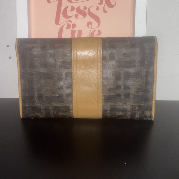 AUTHENTIC FENDI WALLET - Picture 15 of 15